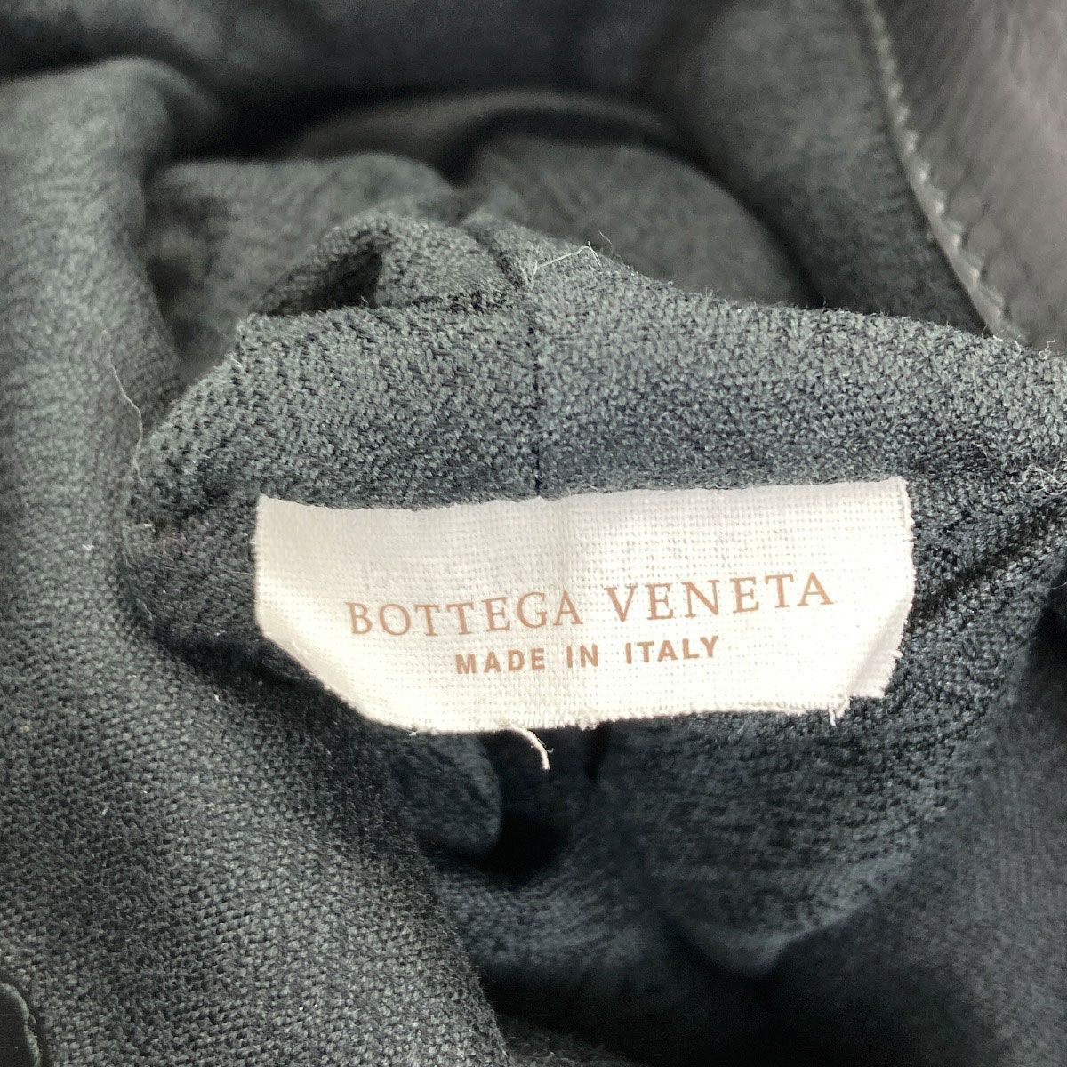 Bottega Veneta Logo Shoulder Bag Leather — view 6