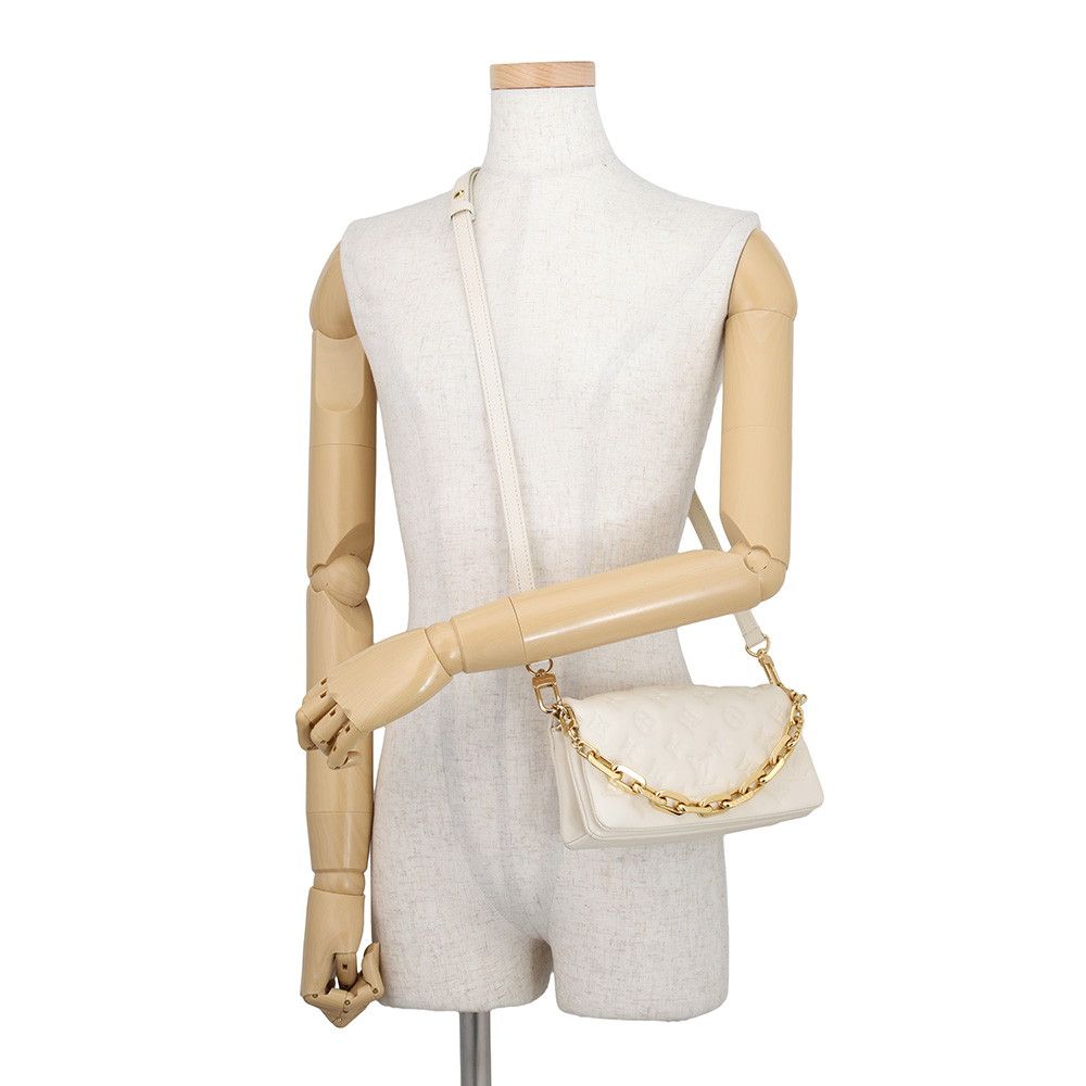 Louis Vuitton Shoulder Bag Monogram Pattern Lambskin Pochette Cousin White — view 6