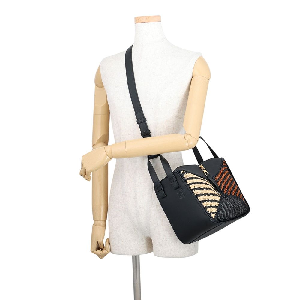 Loewe Hammock Compact Raffia Leather 2-Way Shoulder Bag Black — view 5