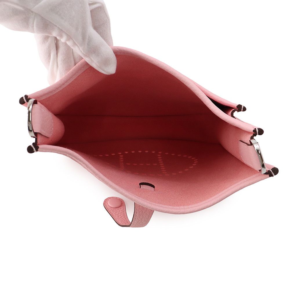 Hermes Shoulder Bag Evelyne 3 23 Rose Sakura Silver Taurillon Clemence — view 4