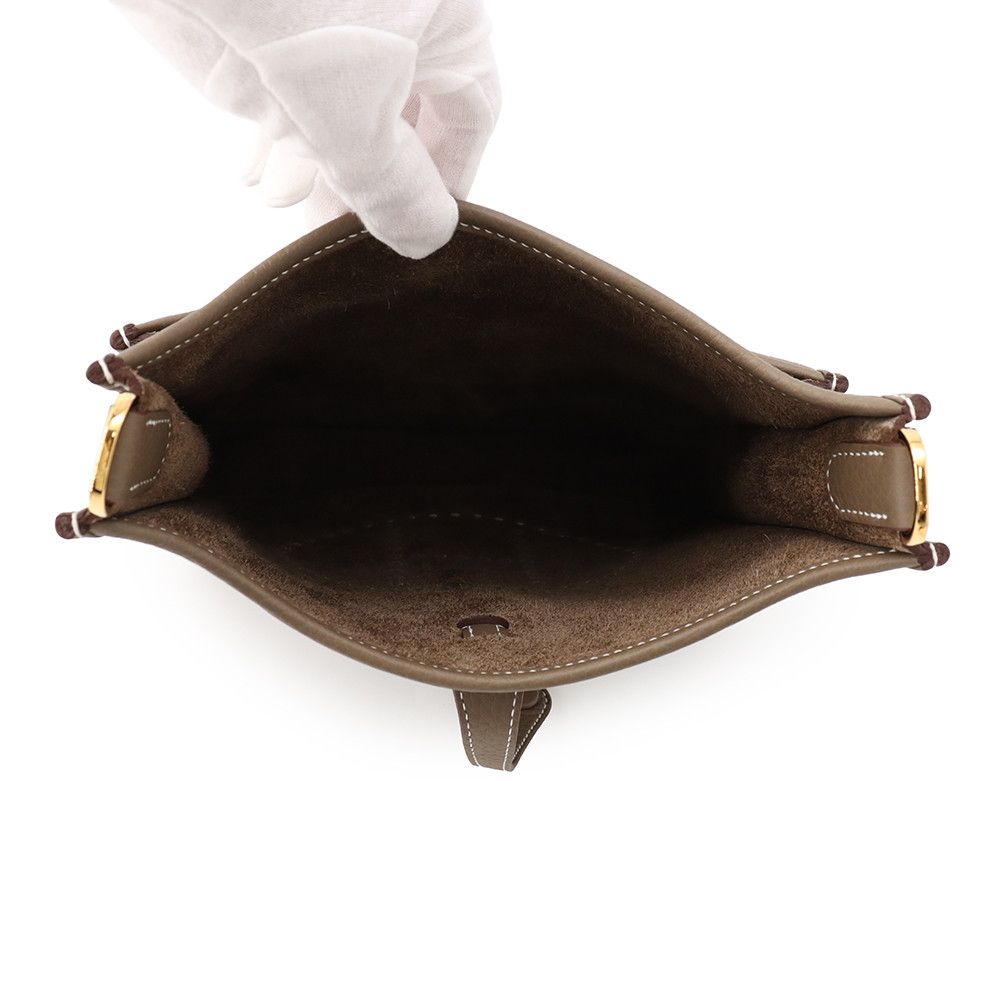 Hermes Shoulder Bag Evelyne 3 23 Etoupe Gold Taurillon Clemence — view 4