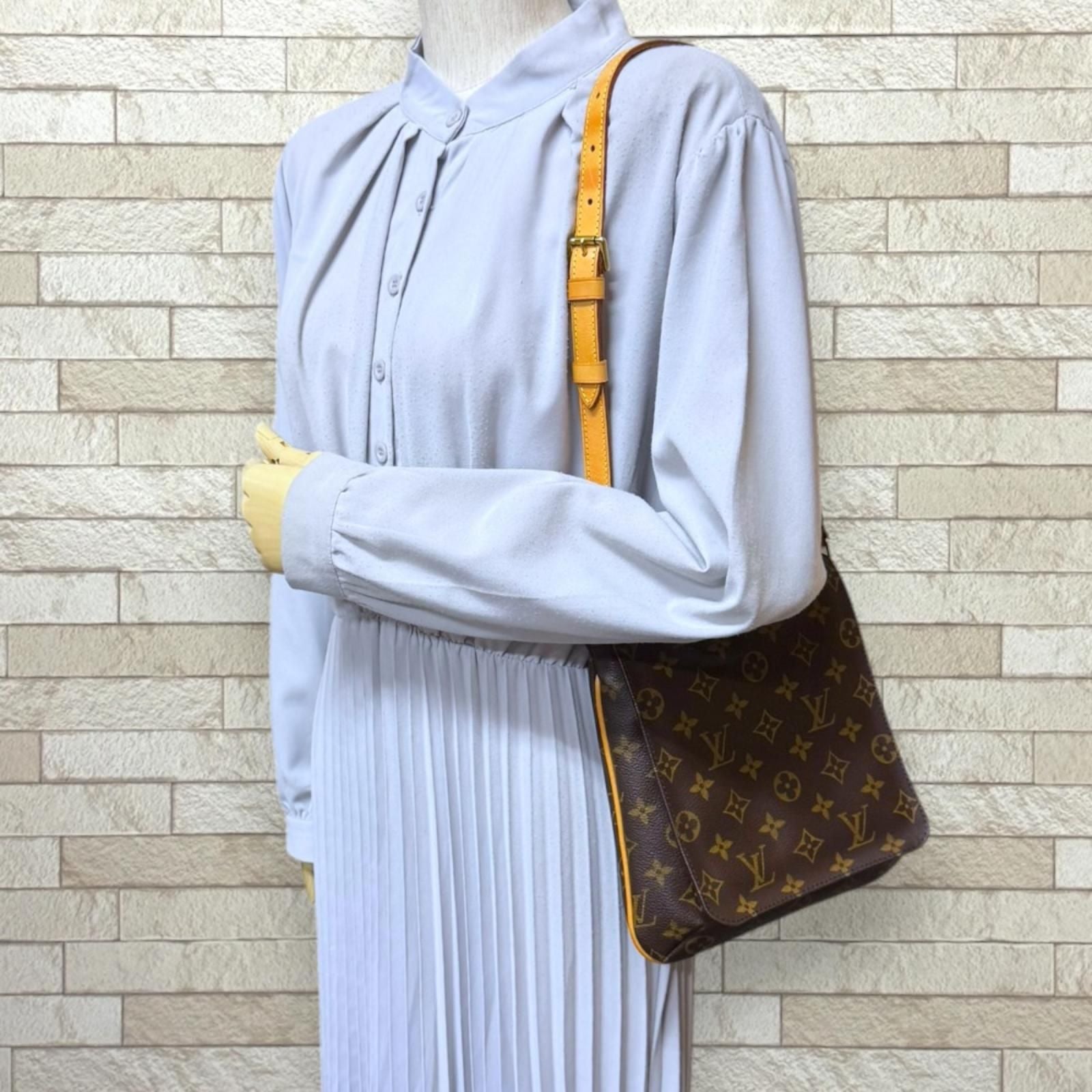 Louis Vuitton Musette Salsa Short Monogram Shoulder Bag Canvas Brown — view 2