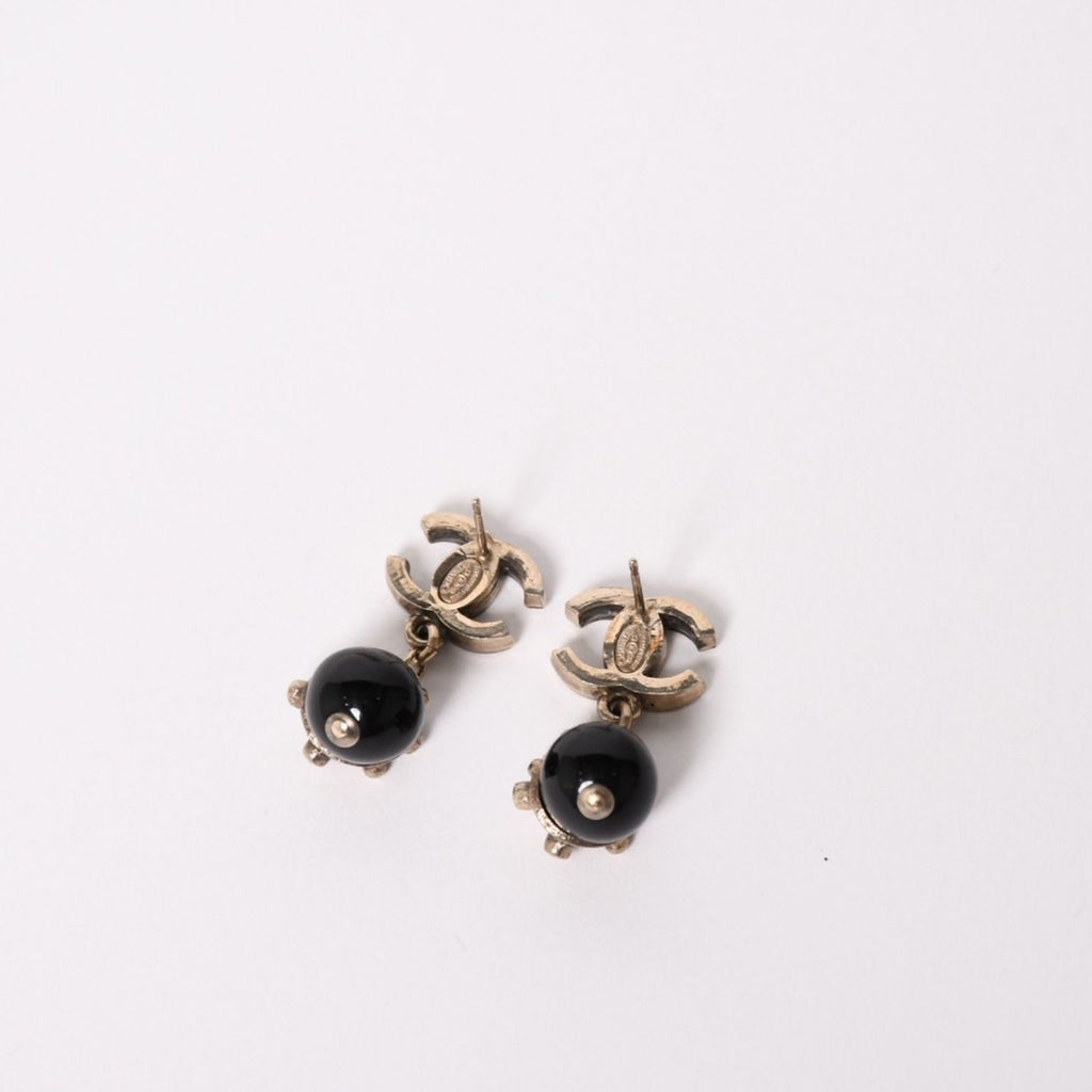 Chanel CC Logo Swing Ball Earrings 05 Resin Rhinestone Black Silver — view 3