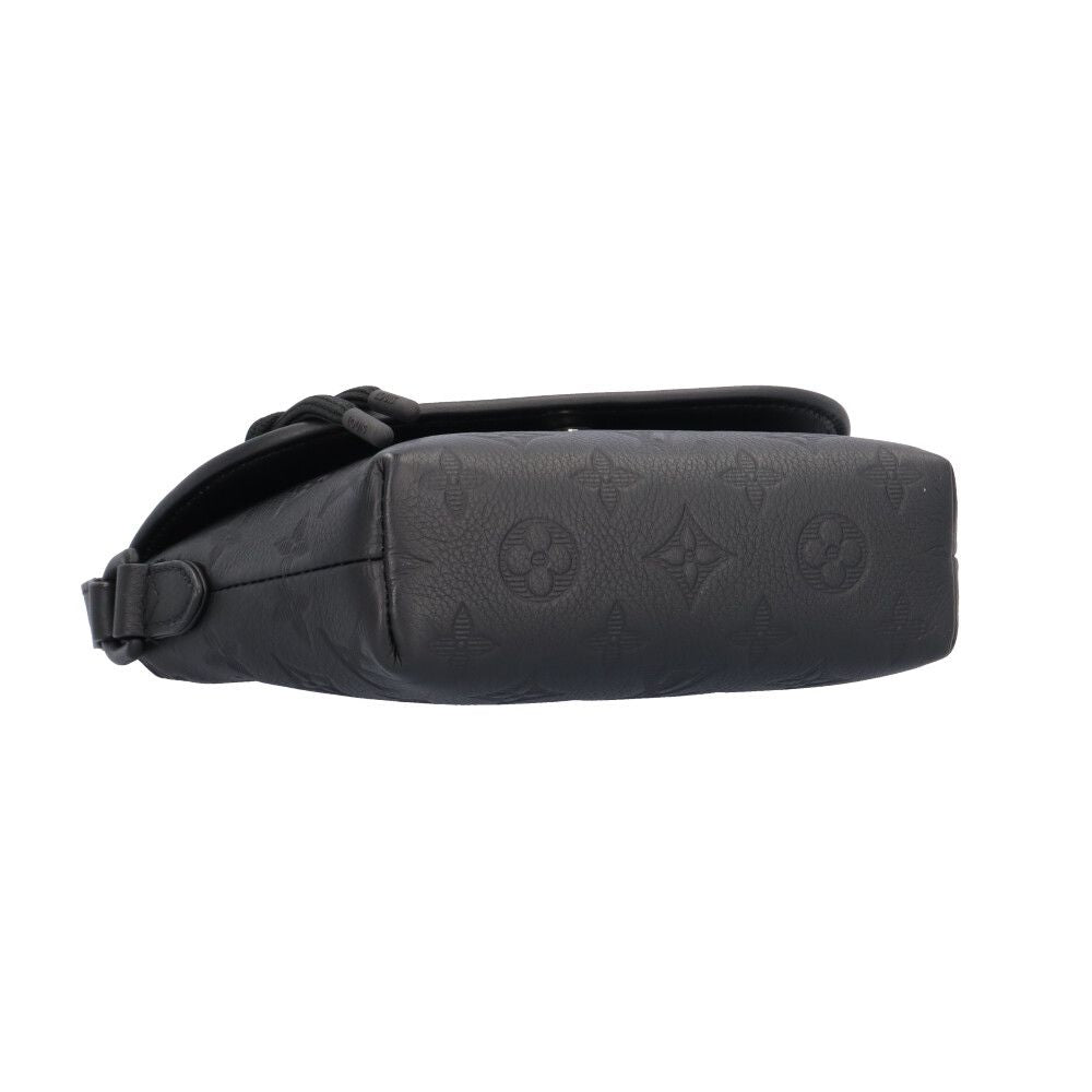 Louis Vuitton Pulse Wearable Wallet Monogram Shadow Shoulder Bag Leather Black — view 5