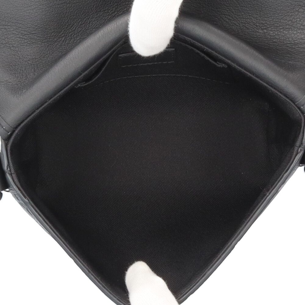 Louis Vuitton Pulse Wearable Wallet Monogram Shadow Shoulder Bag Leather Black — view 7