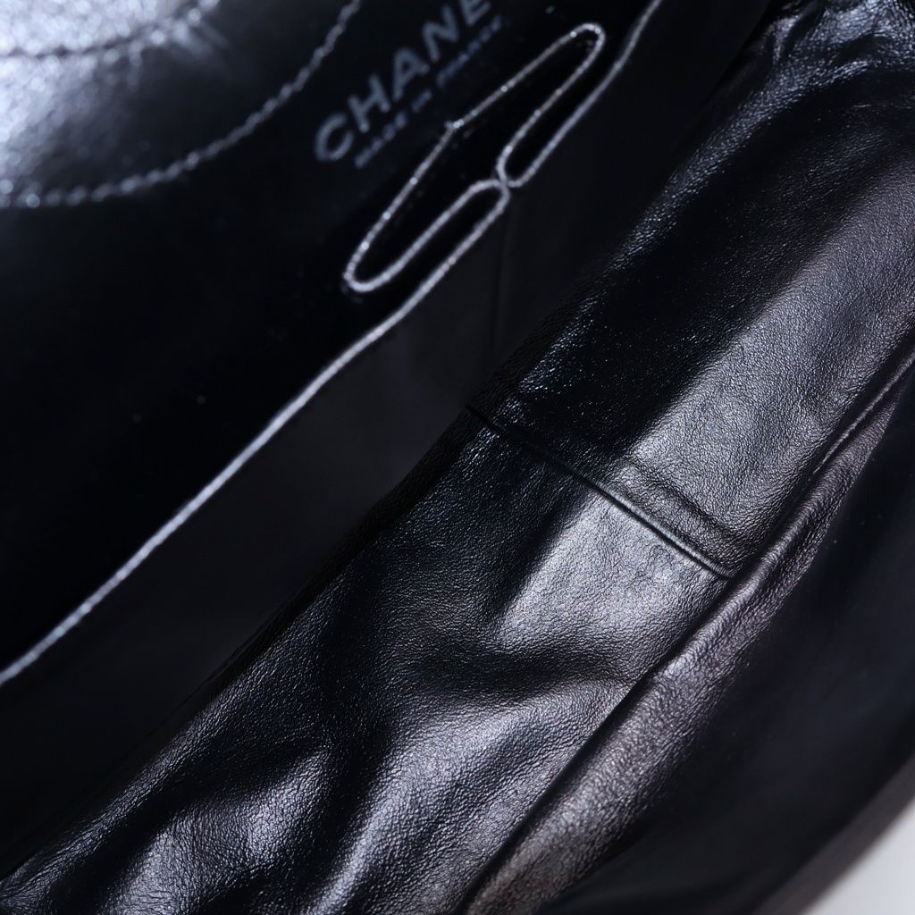 Chanel Quilted 2.55 Patent Leather Shoulder Back Black Handbag — view 8