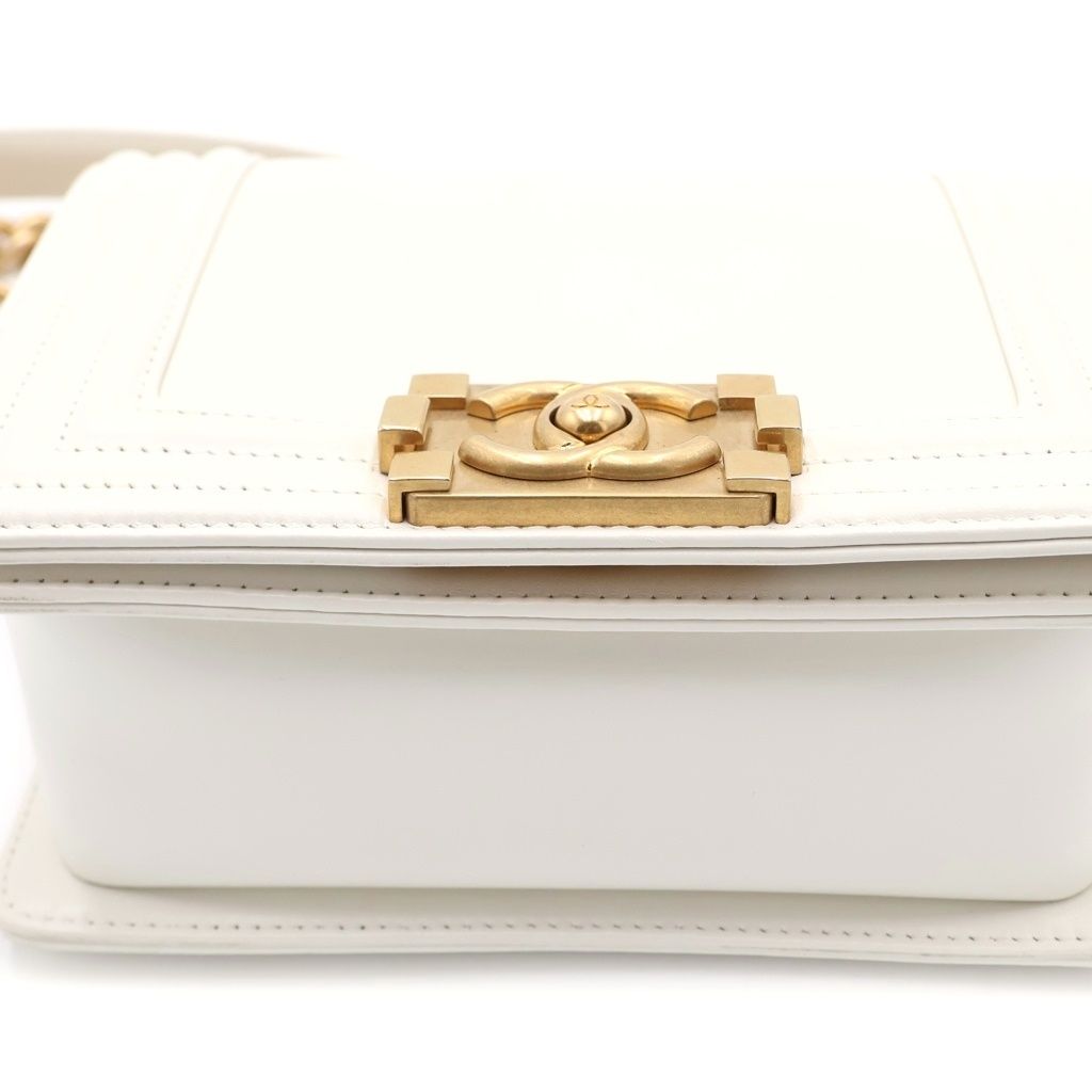 Chanel Boy Lambskin Chain Shoulder Bag Gold White — view 4