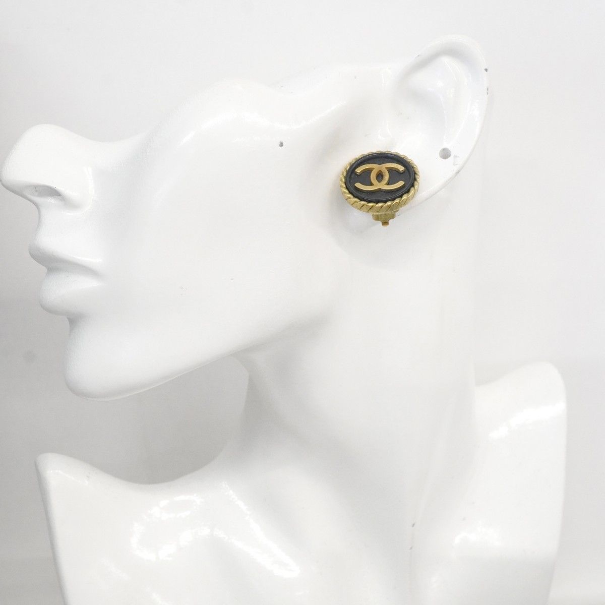 Chanel Earrings Vintage CC Logo Round — view 5
