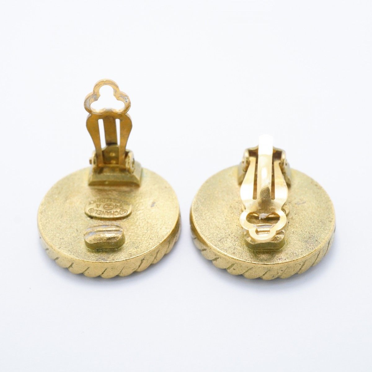Chanel Earrings Vintage CC Logo Round — view 3
