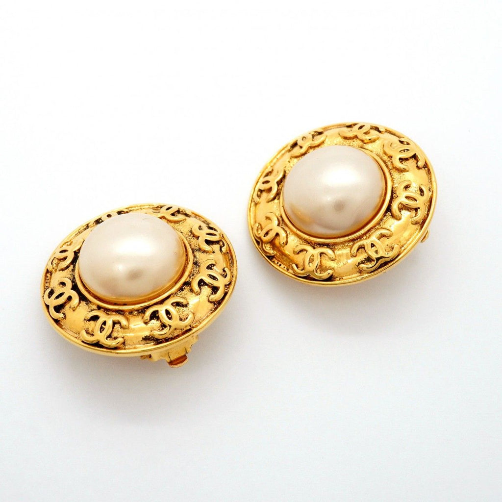 Chanel Earrings CC Logo Round — view 2