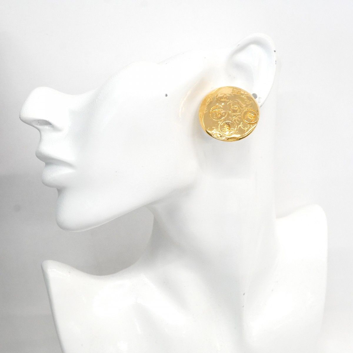 Chanel Earrings Vintage CC Logo Round — view 5