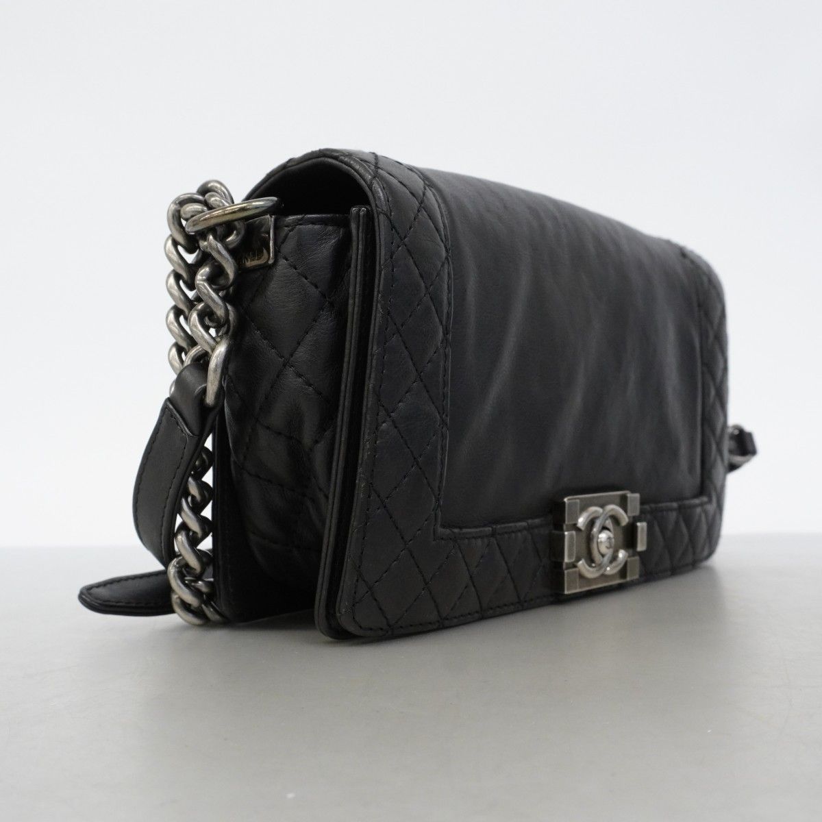 Chanel Shoulder Bag Boy Calf Black Silver — view 2