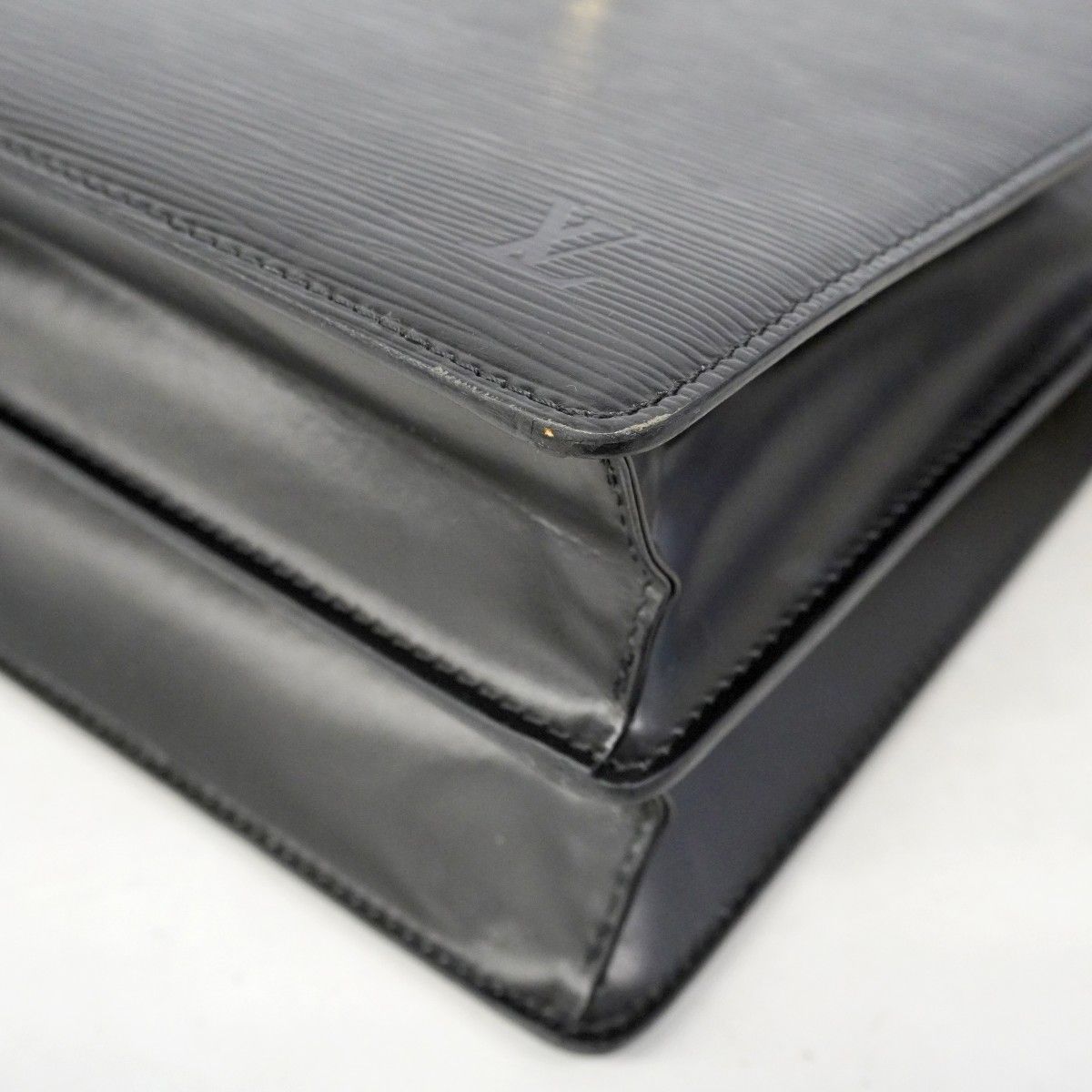Louis Vuitton Shoulder Bag Epi Capuchin Noir — view 6