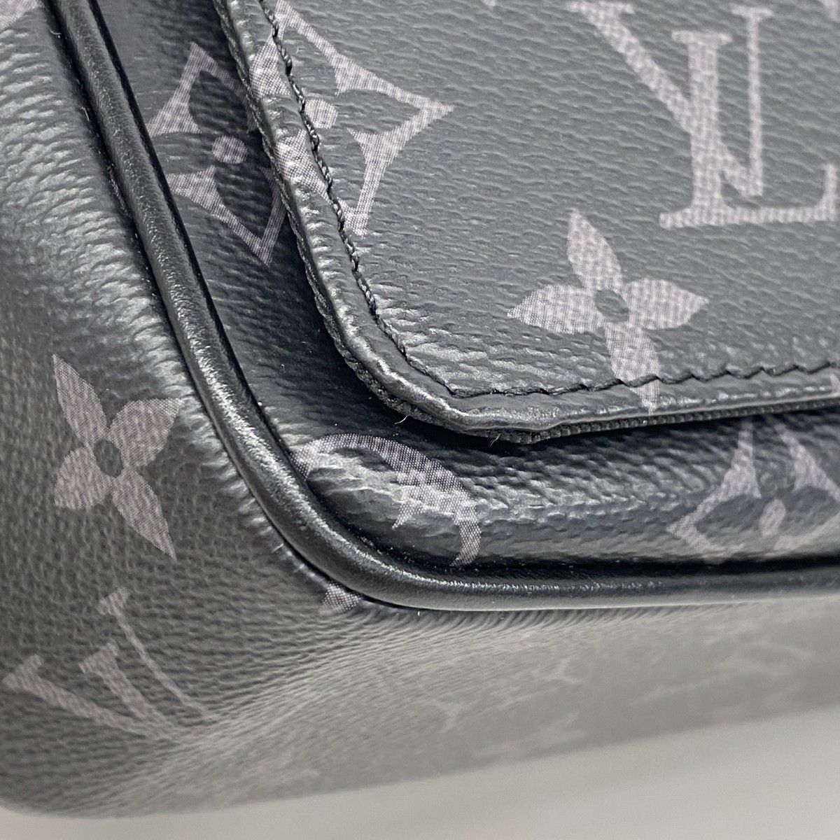 Louis Vuitton Shoulder Bag Monogram Eclipse District Black — view 6