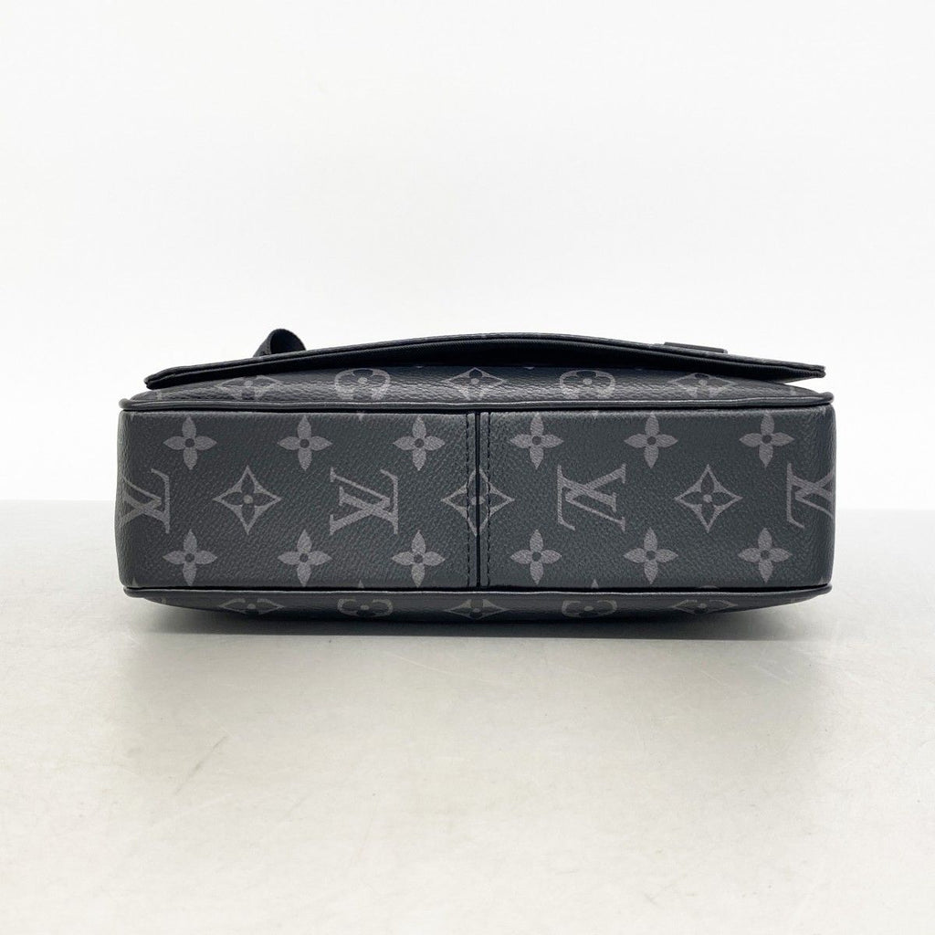Louis Vuitton Shoulder Bag Monogram Eclipse District Black — view 3