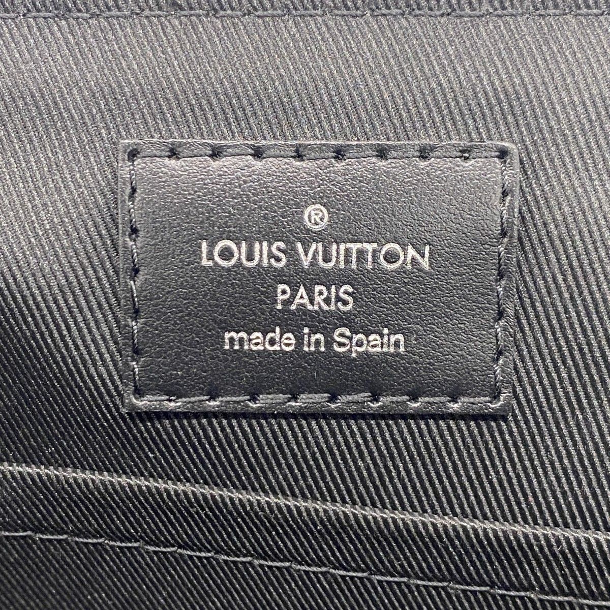 Louis Vuitton Shoulder Bag Monogram Eclipse District Black — view 5
