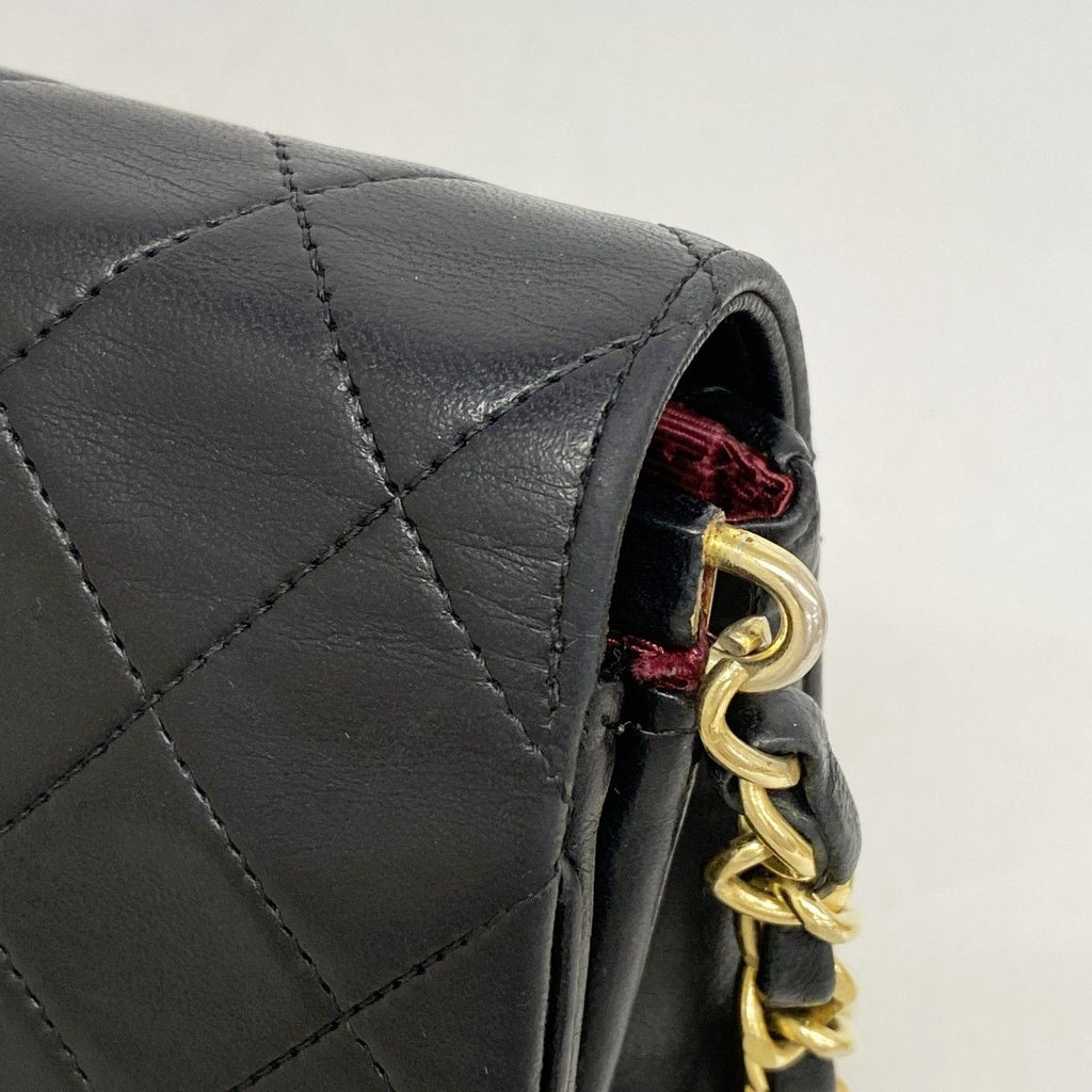 Chanel Shoulder Bag Quilted Lambskin Black Gold — view 8