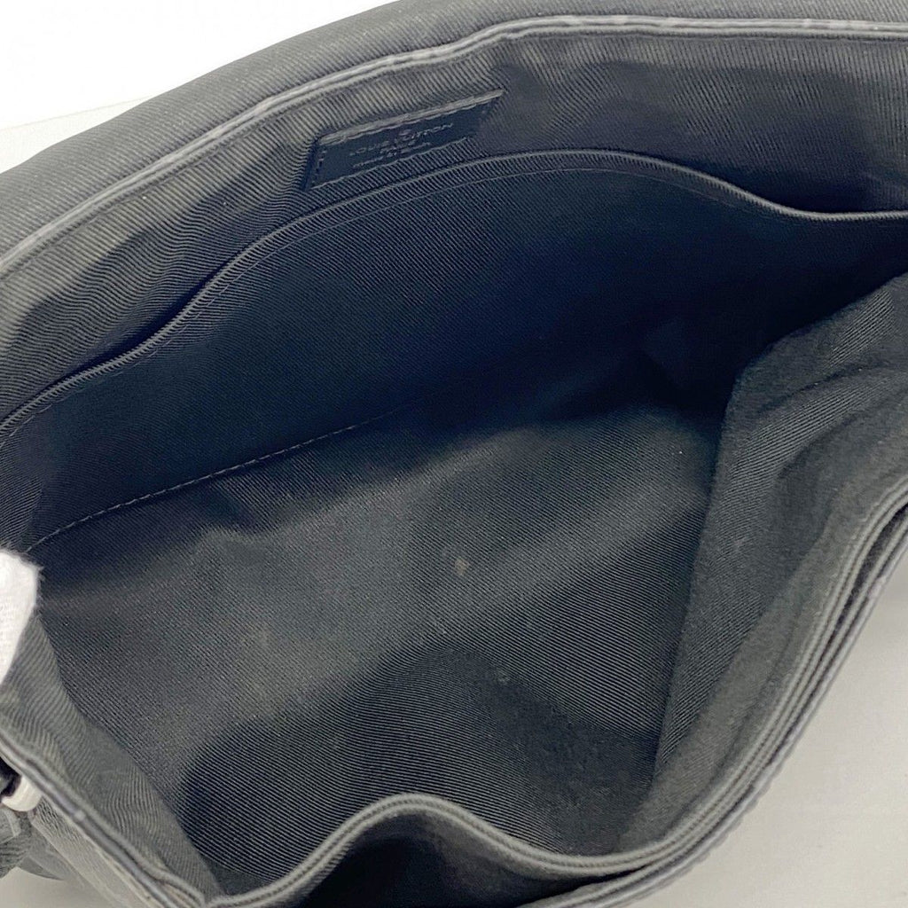 Louis Vuitton Shoulder Bag Monogram Eclipse District Black — view 4