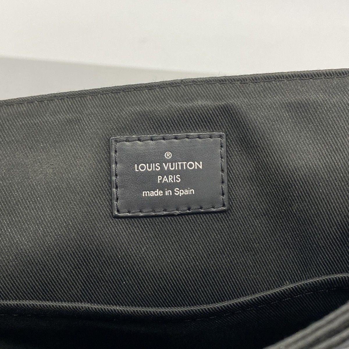 Louis Vuitton Shoulder Bag Monogram Eclipse District Black — view 5