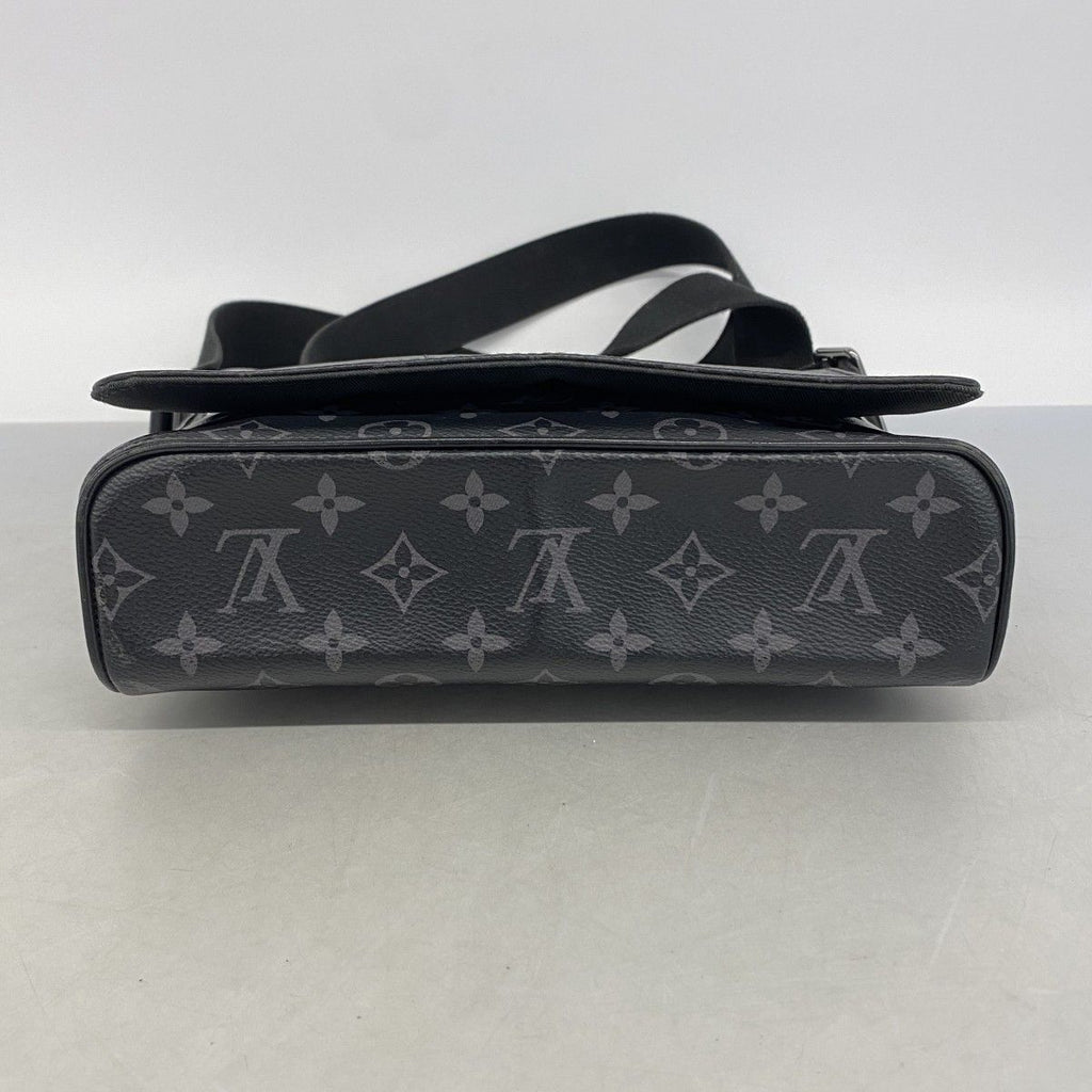 Louis Vuitton Shoulder Bag Monogram Eclipse District Black — view 3