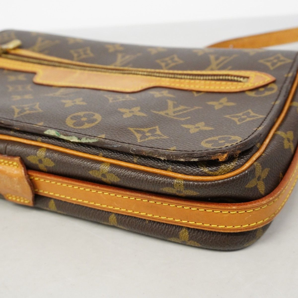 Louis Vuitton Shoulder Bag Monogram Saint Germain 28 Brown — view 7