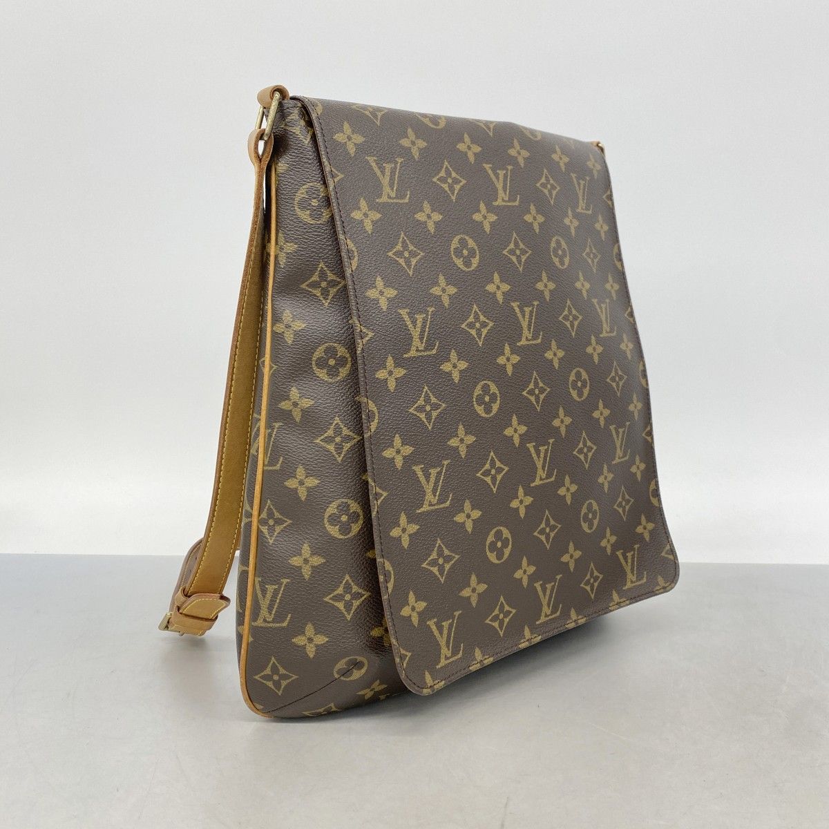 Louis Vuitton Shoulder Bag Monogram Musette Brown — view 2