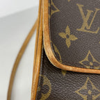 Louis Vuitton Shoulder Bag Monogram Pochette Twin GM Brown — view 7