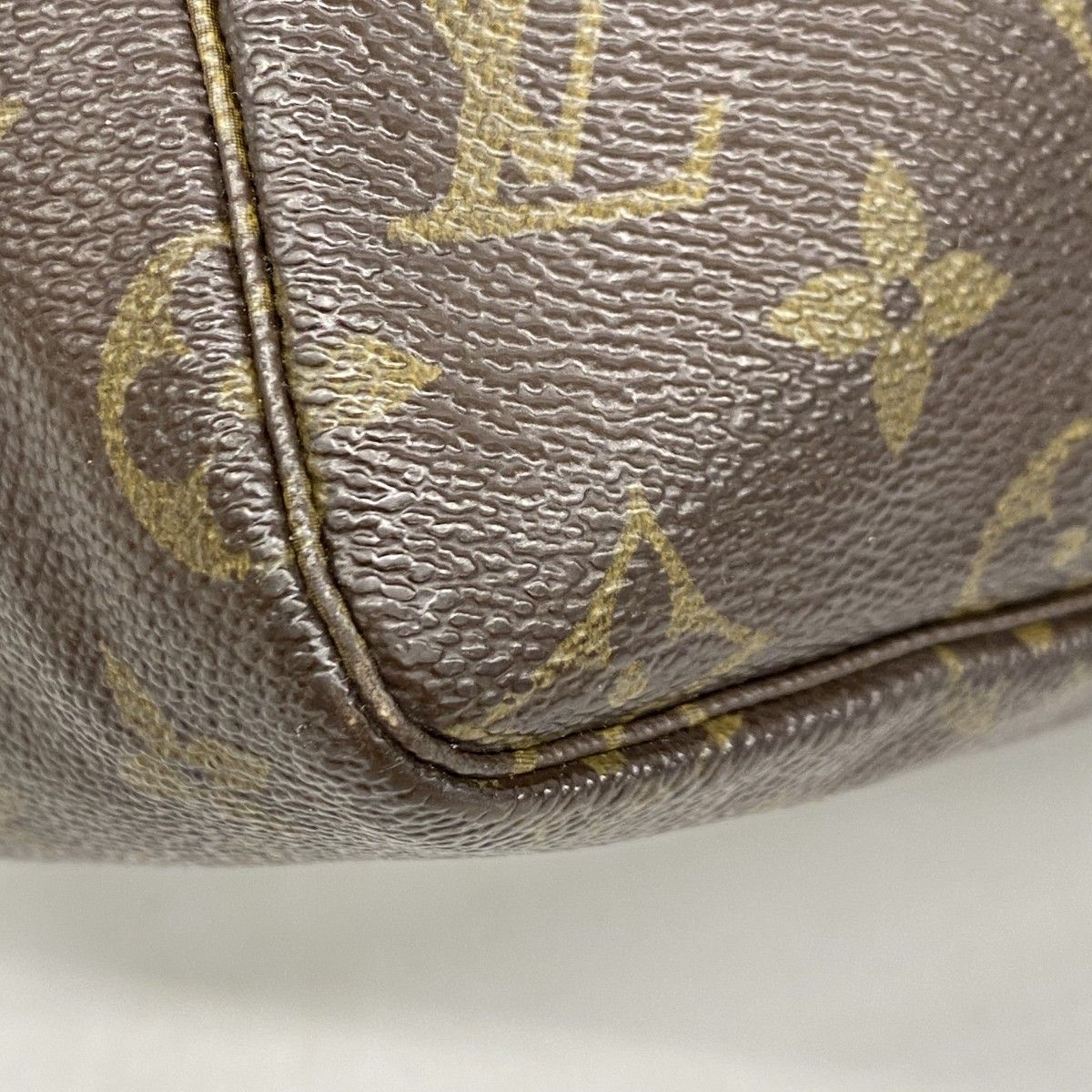 Louis Vuitton Pouch Monogram Trousse Toilet 28 Brown — view 6