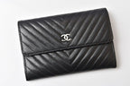 Chanel Wallet Bifold Fold Chevron V-Stitch Black — view 2