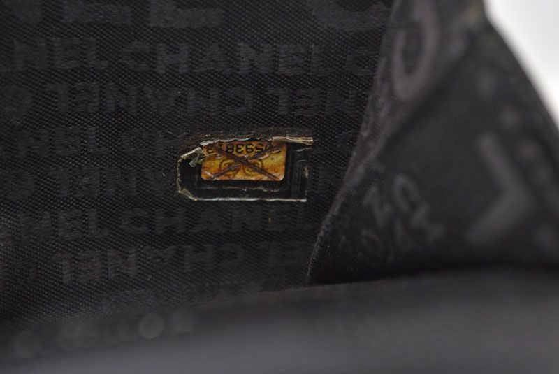 Chanel Bifold Wallet Vintage Chocolate Bar Hook CC Logo Black Leather Compact — view 8