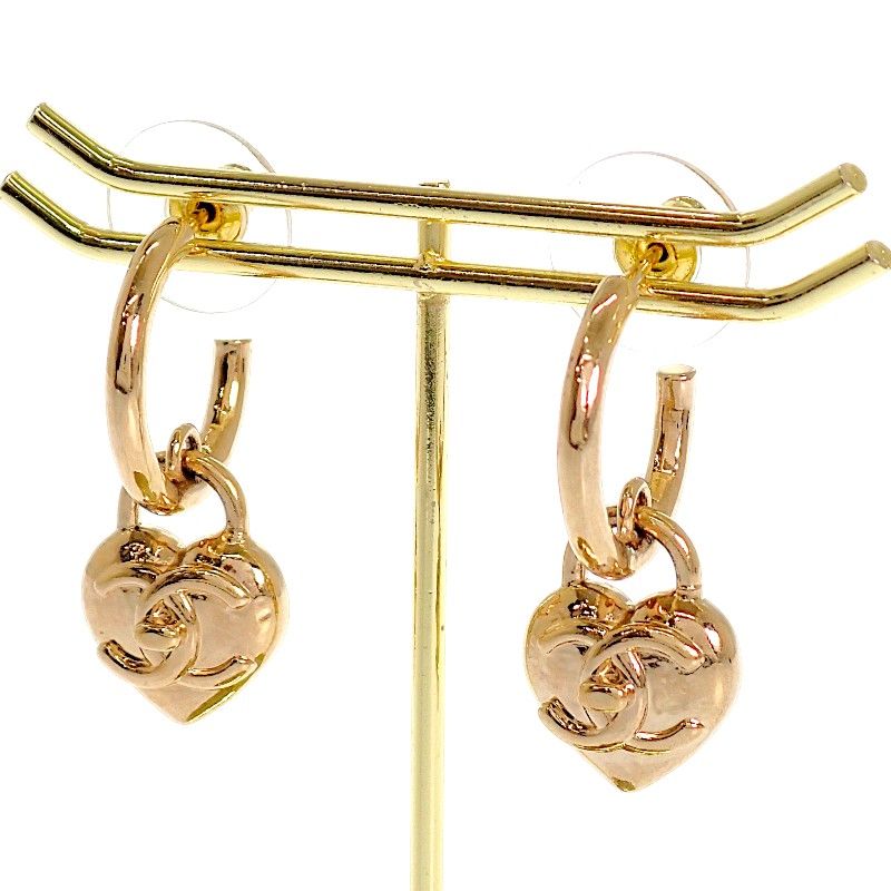 Chanel CC Logo Heart Hoop Earrings Included Metal Gold — view 2