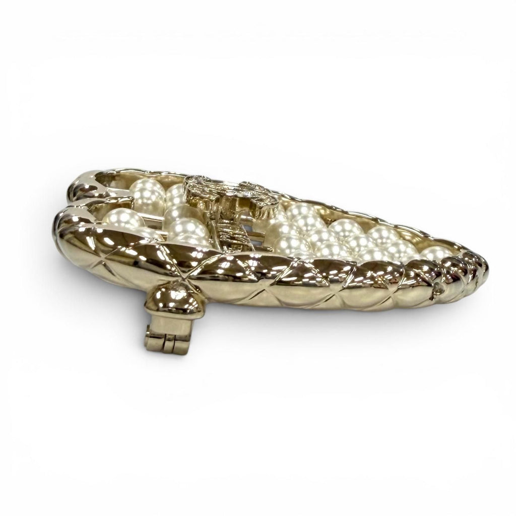 Chanel CC Logo Quilted Heart Brooch Gold White — view 4