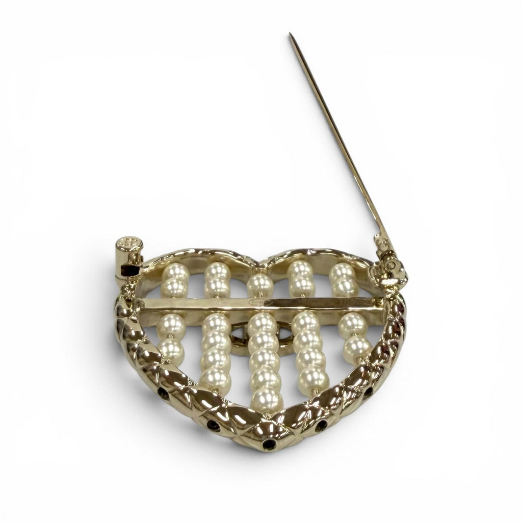 Chanel CC Logo Quilted Heart Brooch Gold White — view 5
