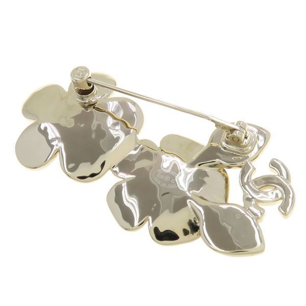 Chanel 26c Brooch Silver — view 3