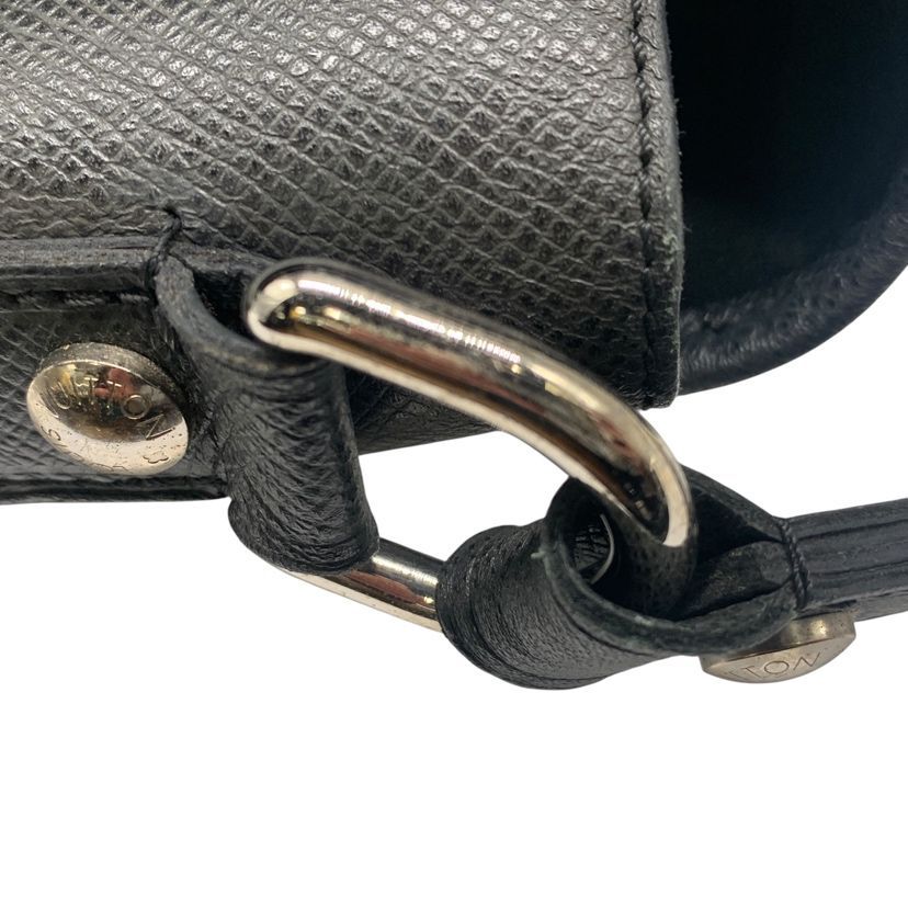 Louis Vuitton Taiga Black Shoulder Bag Andrey — view 8