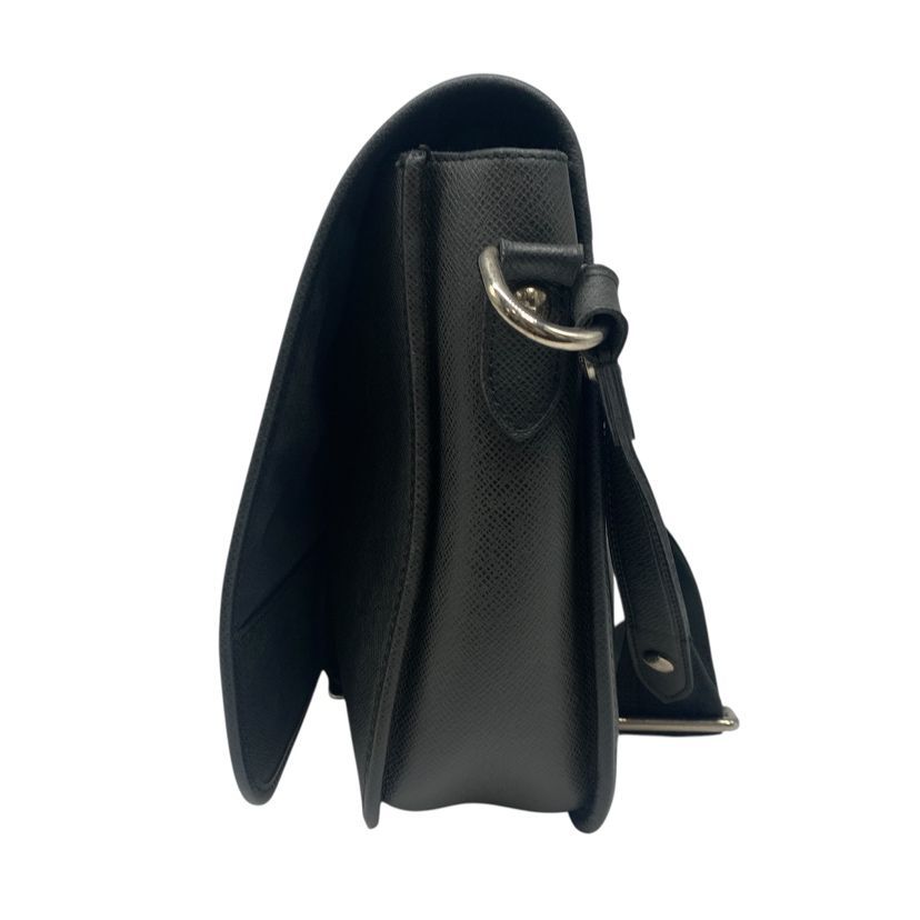 Louis Vuitton Taiga Black Shoulder Bag Andrey — view 5