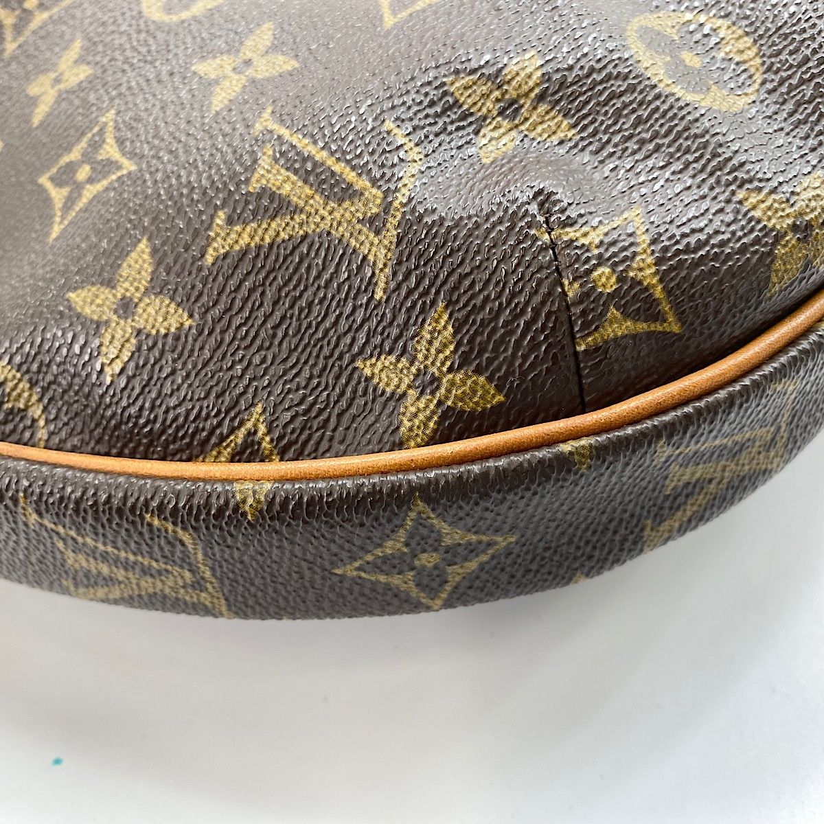 Louis Vuitton Shoulder Bag Croissant MM — view 8
