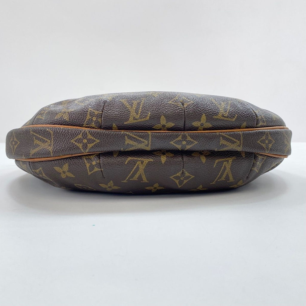 Louis Vuitton Shoulder Bag Croissant MM — view 7