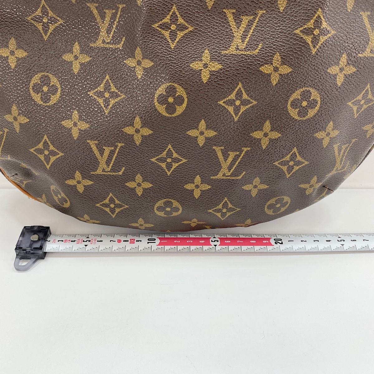 Louis Vuitton Shoulder Bag Croissant MM — view 4