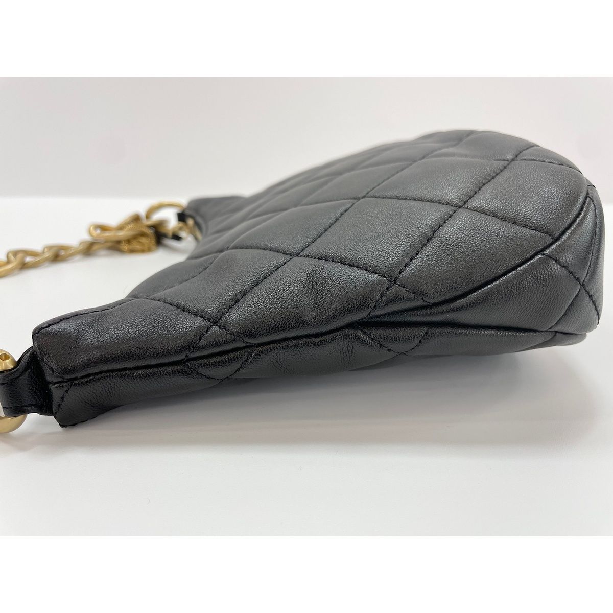 Chanel Shoulder Bag Quilted — view 4