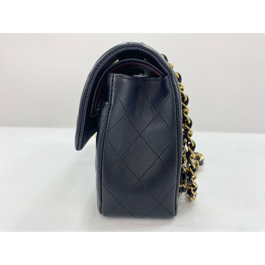Chanel Shoulder Bag Quilted — view 3