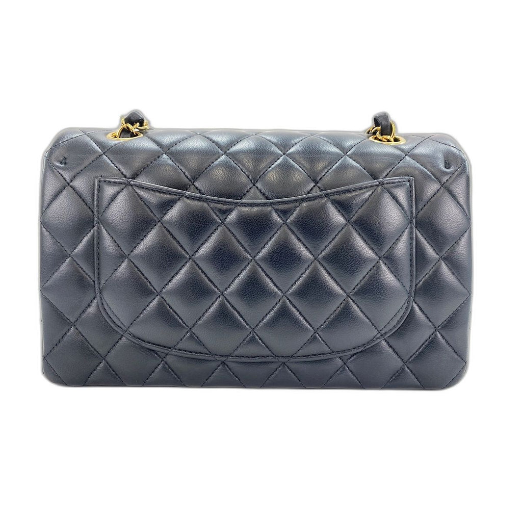 Chanel Shoulder Bag Quilted — view 2