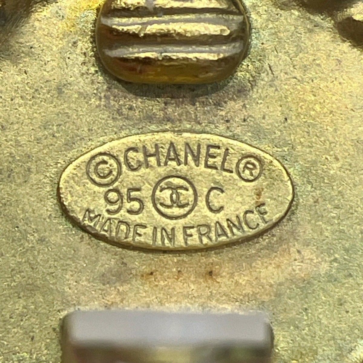 Chanel Earrings Gross Weight — view 5