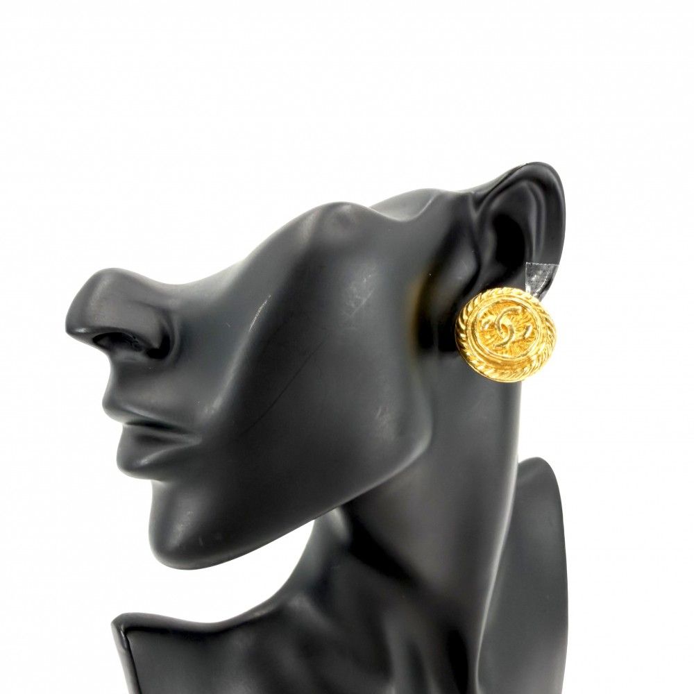 Chanel Earrings CC Logo Round Vintage Gold Plated — view 2