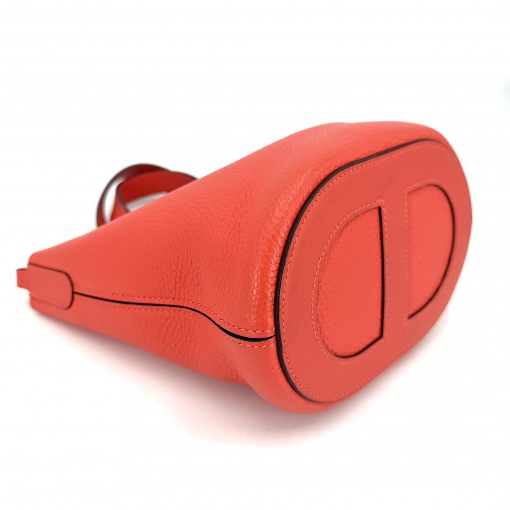 Hermes Handbag in the Loop 18 Che Nupico Small Taurillon Clemence Orange Silver — view 3