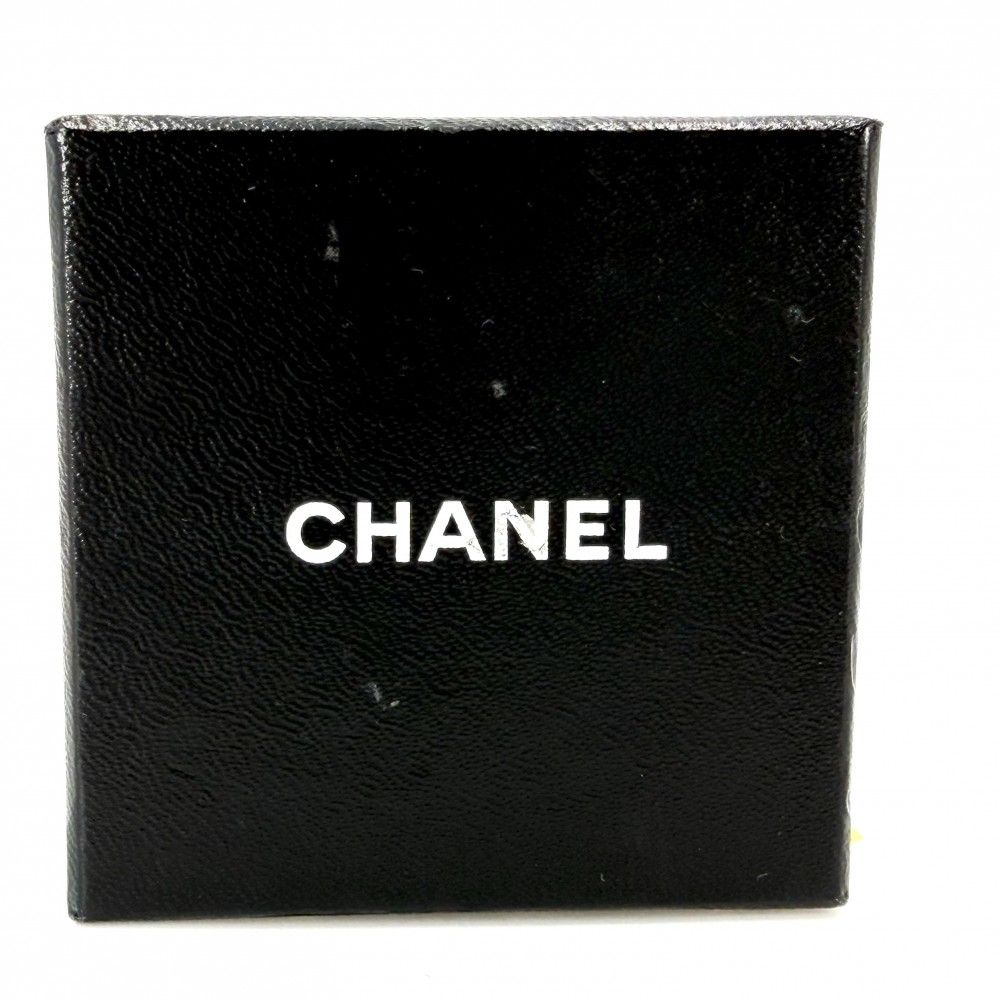 Chanel Brooch CC Logo Turnlock — view 6