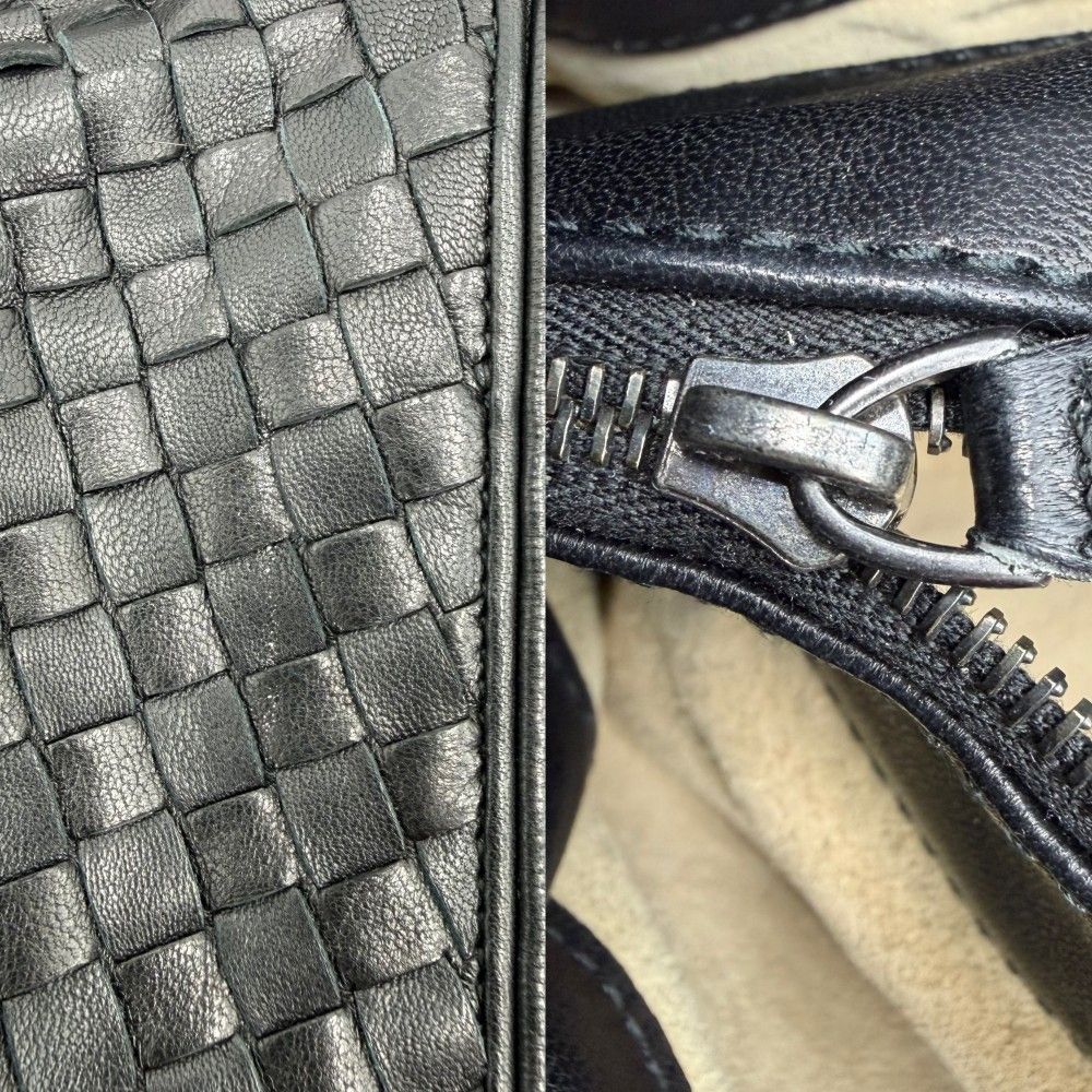 Bottega Veneta Handbag Intrecciato One Handle Leather Black — view 7