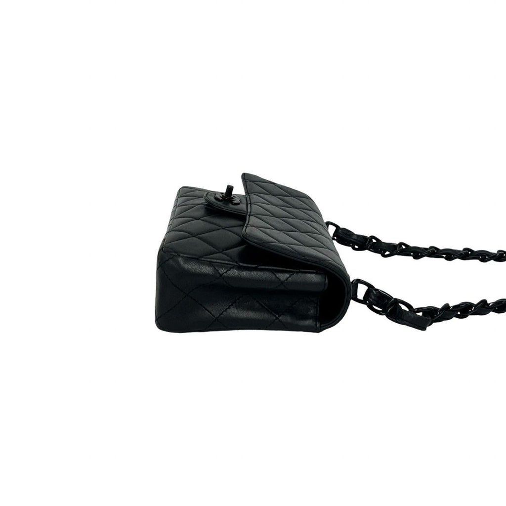 Chanel Bagged Vintage Quilted CC Logo Lambskin Chain Shoulder Bag Black — view 6