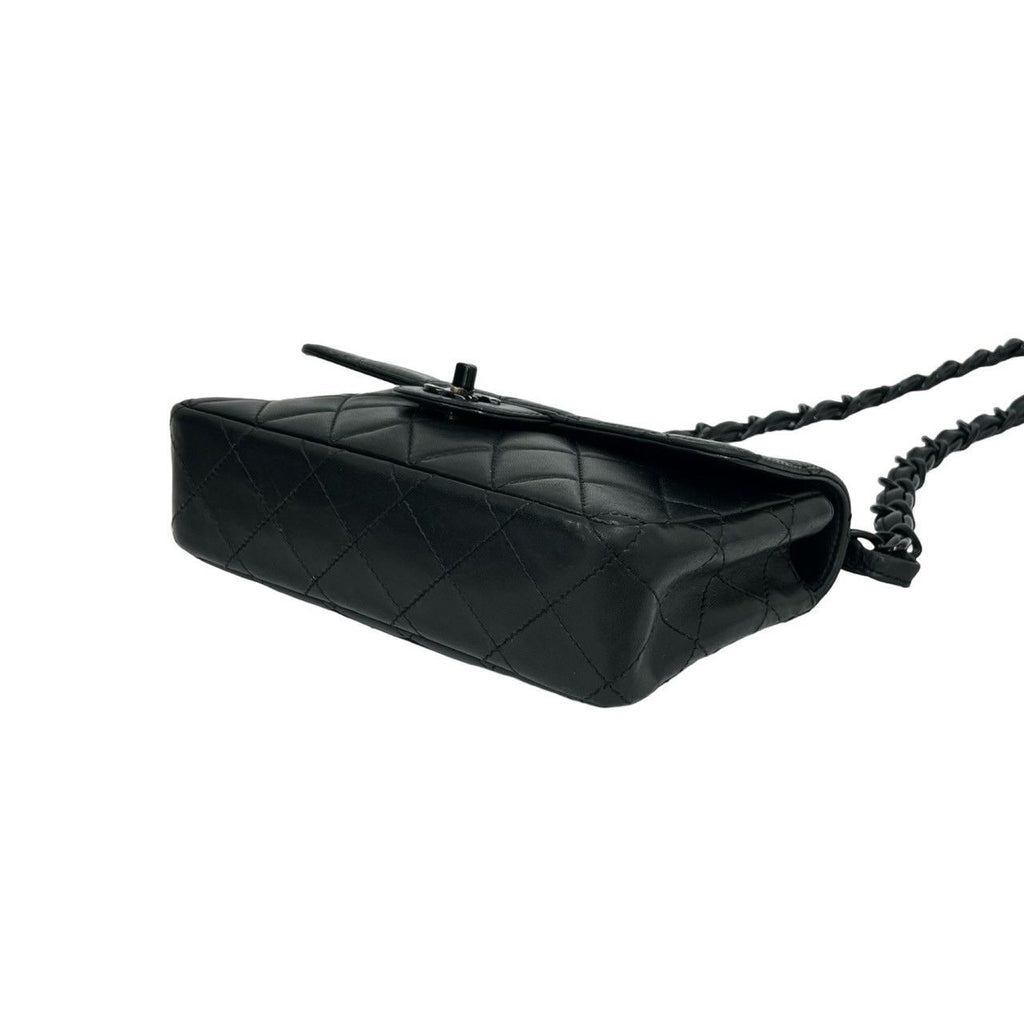 Chanel Bagged Vintage Quilted CC Logo Lambskin Chain Shoulder Bag Black — view 8