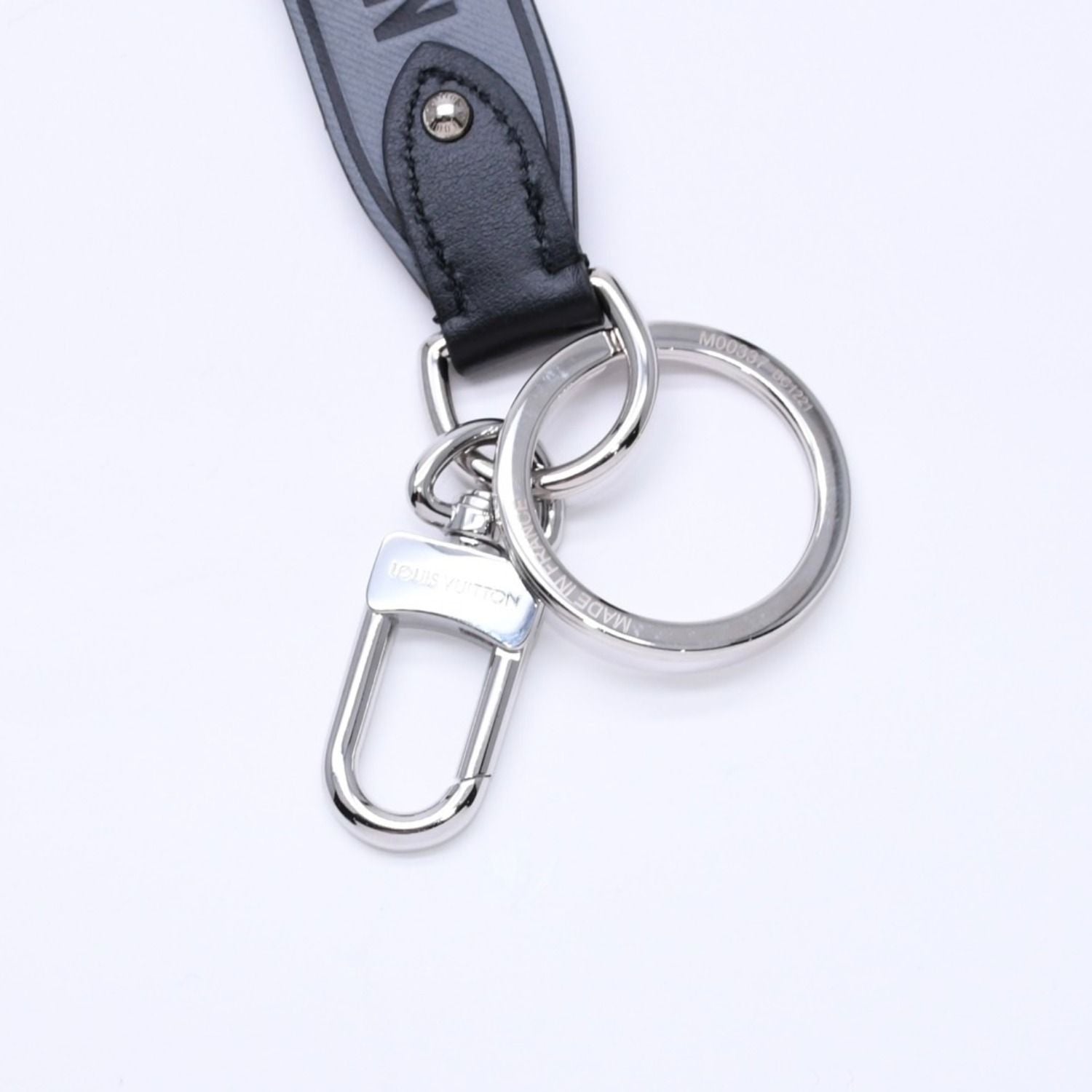 Louis Vuitton Dragonne Capital LV Key Holder Monogram Eclipse Canvas Gray — view 3